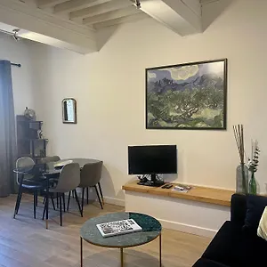 https://appartement-rnov-de-caractre-parking-priv.fr-provencehotel.com