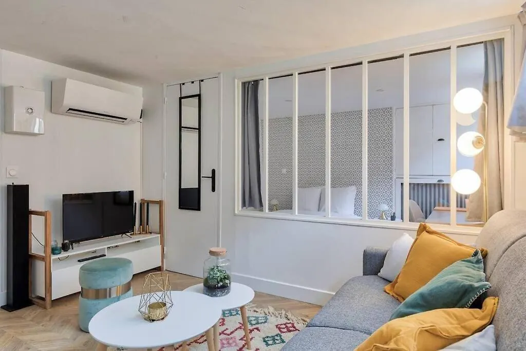 Daire Appartement Proche Arc Triomphe 4P Paris
